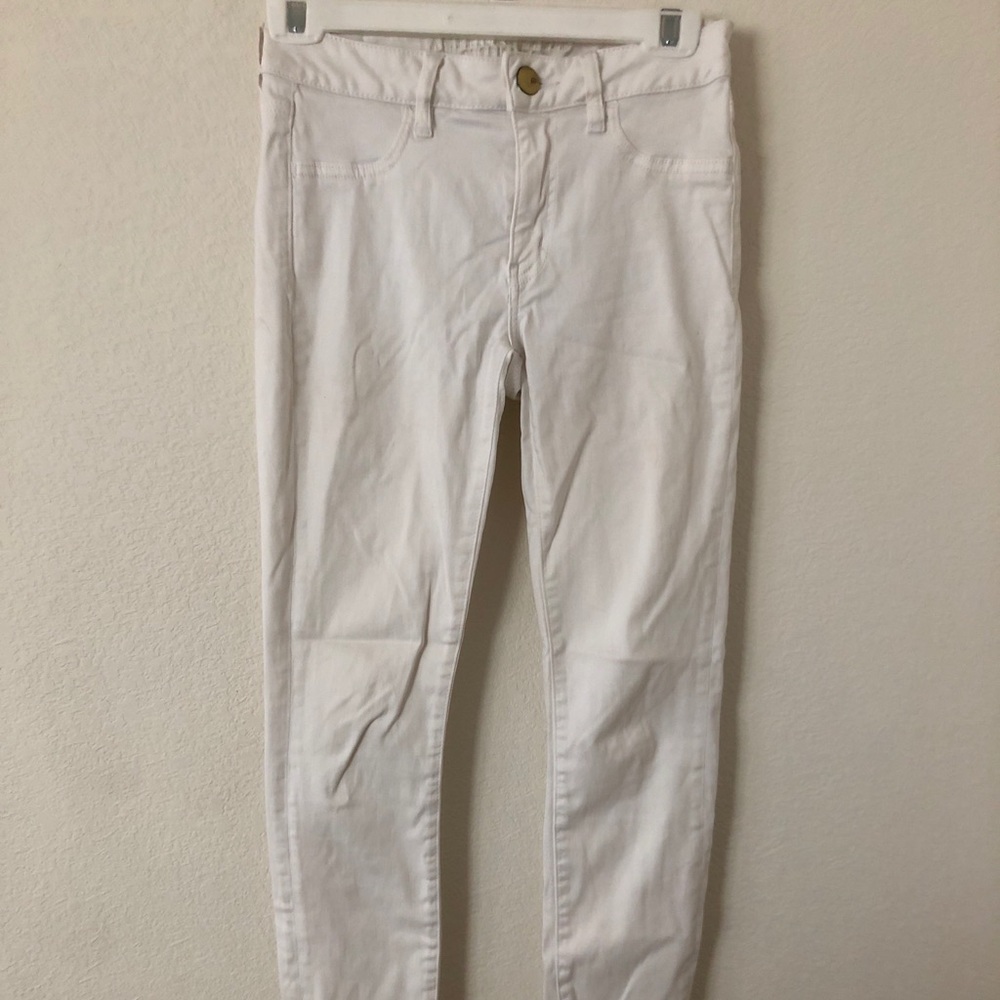 American Eagle Jegging fit White Jeans